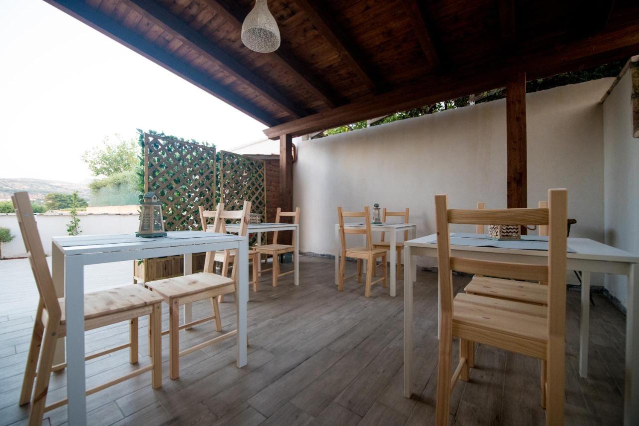 Dove Sorge Il Sole Acomodação com café da manhã Custonaci Exterior foto